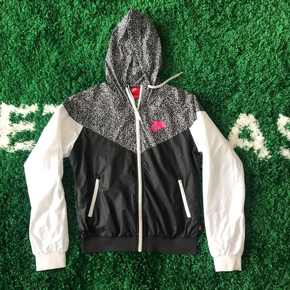 Nike Jackets & Blazers - Nike Women’s Safari Windbreaker - Black White Pink